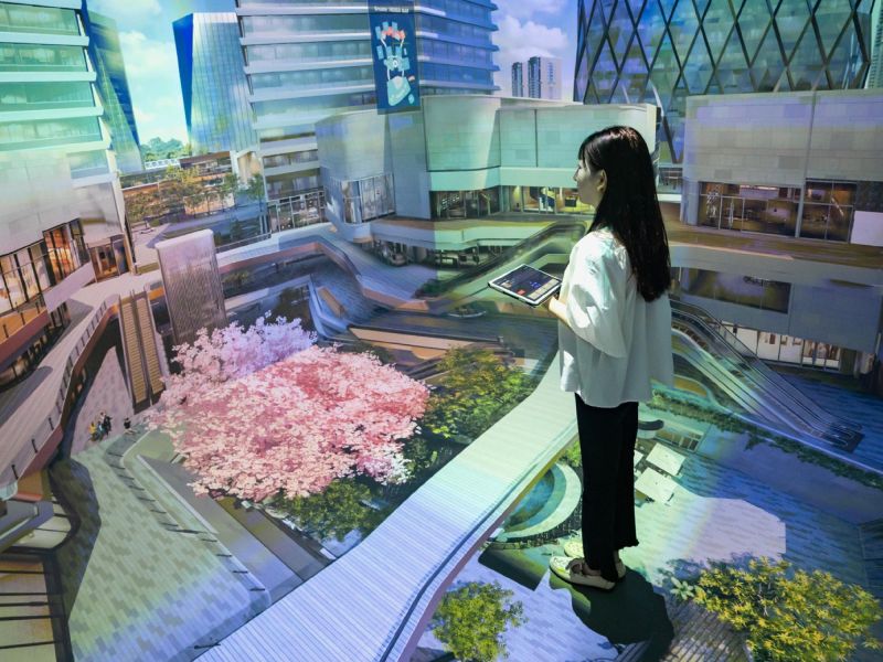 “Step-in VR Box” in ONE INDIGO Lobby